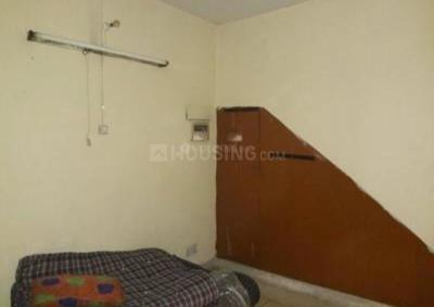 Bedroom Image of 410 Sq.ft 1 BHK Builder Floor for rent in Sant Nagar New Delhi for Rs. 22000