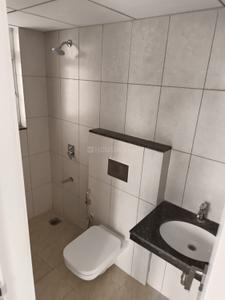 Bathroom Image of 1250 Sq.ft 3 BHK Apartment / Flat for rent in Godrej Boulevard, Manjari Budruk Pune for Rs. 32000