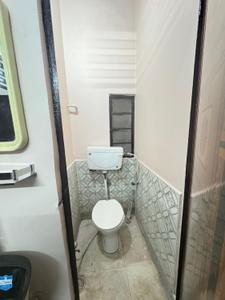 Bathroom Image of 675 Sq.ft 2 BHK Independent House for rent in Tilak Nagar New Delhi for Rs. 20000