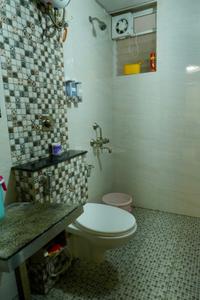 Bathroom Image of 1105 Sq.ft 2 BHK Apartment / Flat for rent in Bejai Mangalore for Rs. 35000