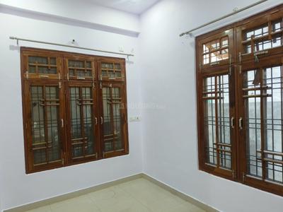 Bedroom Image of 600 Sq.ft 2 BHK Independent House for rent in Roberts Lines Lucknow for Rs. 8500