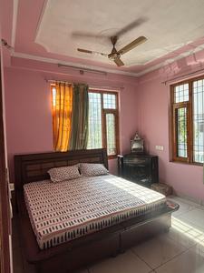 Bedroom Image of 1000 Sq.ft 2 BHK Builder Floor for rent in Shastri Nagar Kullu for Rs. 15000