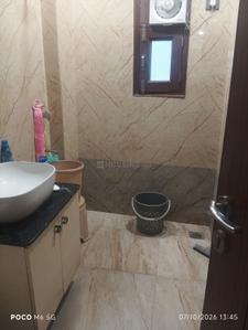 Bathroom Image of 1150 Sq.ft 3 BHK Builder Floor for rent in Green Park New Delhi for Rs. 90000