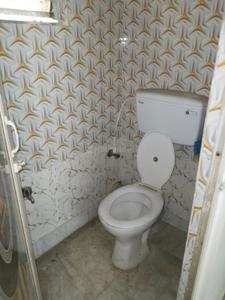 Bathroom Image of 635 Sq.ft 2 BHK Apartment / Flat for sale in Nayabad Kolkata for Rs. 2550000