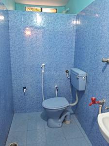 Bathroom Image of 850 Sq.ft 2 BHK Apartment / Flat for rent in Choolaimedu Chennai for Rs. 35000