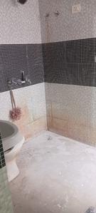 Bathroom Image of 1750 Sq.ft 2 BHK Builder Floor for rent in Indira Nagar Lucknow for Rs. 16000