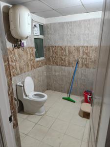 Bathroom Image of 1820 Sq.ft 3 BHK Apartment / Flat for rent in Maxblis White House, Sector 75 Noida for Rs. 60000