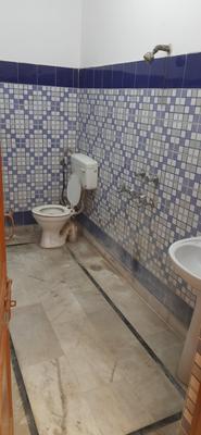 Bathroom Image of 1200 Sq.ft 2 BHK Builder Floor for rent in Shastri Nagar Meerut for Rs. 22400