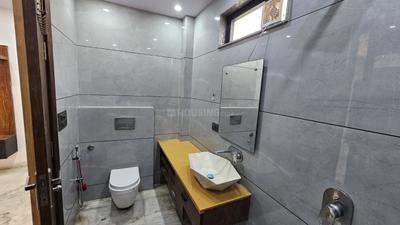 Image of 1350 Sq.ft 3 BHK Apartment / Flat for sale in Paschim Vihar, New Delhi for Rs. 17500000
