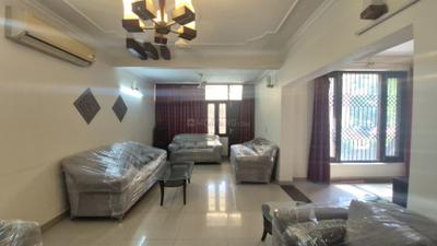 Living Room Image of 1750 Sq.ft 3 BHK Apartment / Flat for rent in Vasant Kunj New Delhi for Rs. 95000