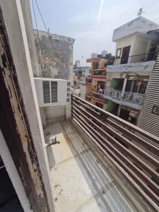 Balcony Image of 720 Sq.ft 1 BHK Builder Floor for rent in Model Town New Delhi for Rs. 16000