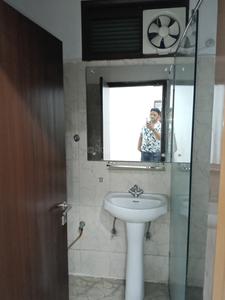 Bathroom Image of 2500 Sq.ft 6 BHK Apartment / Flat for rent in Chandralok Lucknow for Rs. 60000