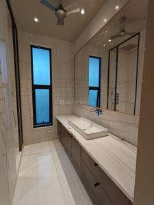 Bathroom Image of 7200 Sq.ft 4 BHK Duplex for sale in Panchsheel Park New Delhi for Rs. 270000000