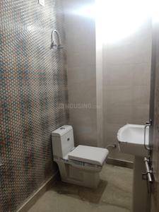 Bathroom Image of 540 Sq.ft 1 BHK Builder Floor for rent in Preet Vihar New Delhi for Rs. 14000