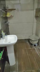 Bathroom Image of 720 Sq.ft 1 BHK Apartment / Flat for rent in Amarpura Ludhiana for Rs. 11000