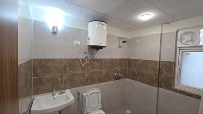 Bathroom Image of 1400 Sq.ft 3 BHK Apartment / Flat for rent in Spring Homes, Noida Extension Greater Noida for Rs. 30000