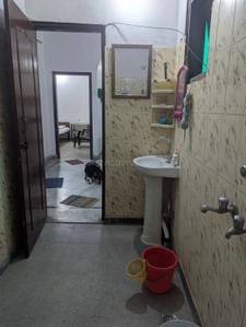 Bathroom Image of 800 Sq.ft 2 BHK Apartment / Flat for rent in Sanjay Gram, Sector 13 Gurgaon for Rs. 25000