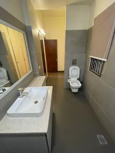 Bathroom Image of 3500 Sq.ft 4 BHK Apartment / Flat for rent in Maharani Bagh New Delhi for Rs. 315000
