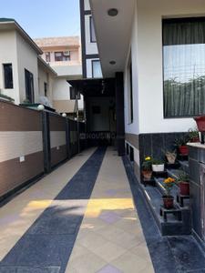 Image of 9000 Sq.ft 5 BHK Duplex for rent in Sector 36, Noida for Rs. 165000