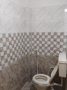 Bathroom Image of 165 Sq.ft 1 RK Apartment / Flat for rent in Scheme 103 Indore for Rs. 8000