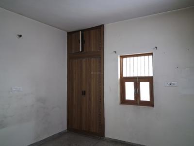 Bedroom Image of 1100 Sq.ft 2 BHK Apartment / Flat for sale in Paschim Vihar New Delhi for Rs. 20000000