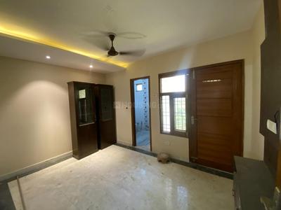 Bedroom Image of 1800 Sq.ft 3 BHK Builder Floor for rent in Kirti Nagar New Delhi for Rs. 55000