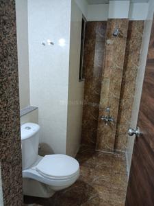 Bathroom Image of 710 Sq.ft 3 BHK Apartment / Flat for rent in Sushrut Saujanya, Amraiwadi Ahmedabad for Rs. 14000