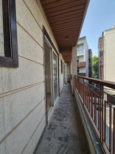 Balcony Image of 1350 Sq.ft 3 BHK Builder Floor for sale in Raja Garden New Delhi for Rs. 24000000