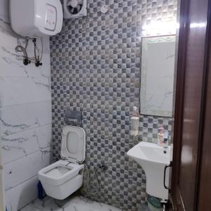 Bathroom Image of 1400 Sq.ft 3 BHK Apartment / Flat for rent in Vikaspuri New Delhi for Rs. 41000