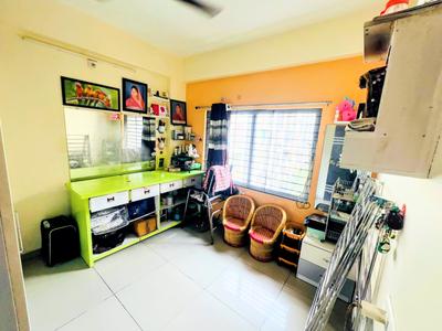 Bedroom Image of 928 Sq.ft 2 BHK Apartment / Flat for sale in NB Silver Pearl, Chanakyapuri Ahmedabad for Rs. 5500000