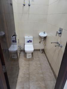 Bathroom Image of 720 Sq.ft 2 BHK Builder Floor for sale in Mukherjee Nagar New Delhi for Rs. 6800000