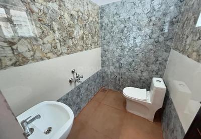 Bathroom Image of 2200 Sq.ft 4 BHK Independent House for sale in Santoshi Nagar Raipur for Rs. 6300000