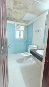 Bathroom Image of 1850 Sq.ft 3 BHK Apartment / Flat for rent in Aarcity Krishna Apra Sapphire, Indirapuram Ghaziabad for Rs. 38000