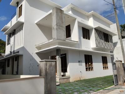 Image of 2200 Sq.ft 4 BHK Villa for sale in Karyavattom, Thiruvananthapuram for Rs. 14900000