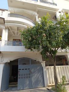 Building Image of Pure Veg Female Roommate Needed ₹3500 in Eldeco II, Lucknow