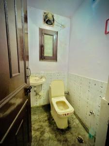 Bathroom Image of 550 Sq.ft 1 BHK Builder Floor for rent in Vaishali Ghaziabad for Rs. 20000