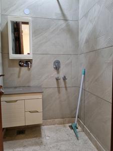Common Bathroom Image of 800 Sq.ft 2 BHK Builder Floor for rent in Janakpuri New Delhi for Rs. 40000