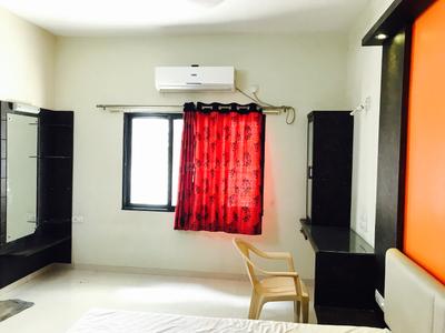 Bedroom Image of 1200 Sq.ft 1 BHK Apartment / Flat for rent in Shyamal Ahmedabad for Rs. 30000