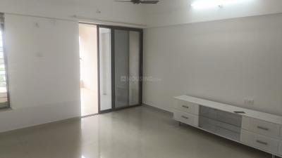 Living Room Image of 1100 Sq.ft 2 BHK Apartment / Flat for rent in Kumar Kruti, Kalyani Nagar Pune for Rs. 42000