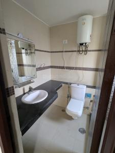 Image of 1150 Sq.ft 3 BHK Apartment / Flat for rent in Unitech Uniworld Gardens 2, Sector 47, Gurgaon for Rs. 40000