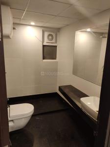 Bathroom Image of 1600 Sq.ft 3 BHK Apartment / Flat for sale in Amrapali Sapphire, Sector 45 Noida for Rs. 19000000