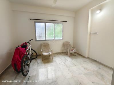 Hall Image of 1100 Sq.ft 2 BHK Apartment / Flat for rent in Race Course Vadodara for Rs. 22000