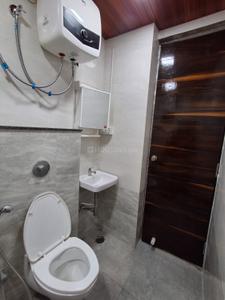 Bathroom Image of 1000 Sq.ft 2 BHK Apartment / Flat for rent in Mahaveer Nagar Raipur for Rs. 32000