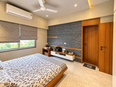 Bedroom Image of 2100 Sq.ft 3 BHK Apartment / Flat for rent in Addor Cloud 9, Ambawadi Ahmedabad for Rs. 60000