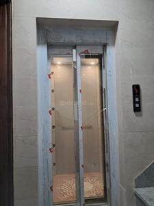 Bathroom Image of 1350 Sq.ft 3 BHK Builder Floor for rent in Janakpuri New Delhi for Rs. 55000