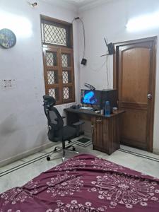 Bedroom Image of 1350 Sq.ft 3 BHK Builder Floor for sale in Laxmi Nagar New Delhi for Rs. 8500000