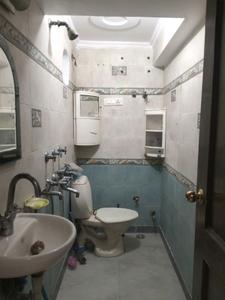 Common Bathroom Image of 1050 Sq.ft 3 BHK Apartment / Flat for sale in GH 14 DDA MIG, Paschim Vihar New Delhi for Rs. 15500000