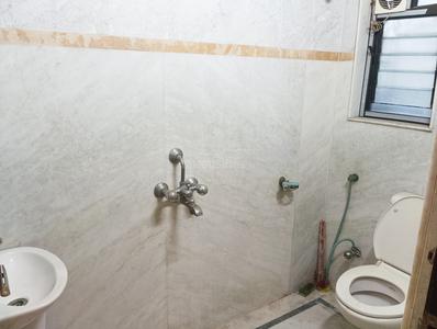 Bathroom Image of 2000 Sq.ft 4 BHK Apartment / Flat for sale in Metro Apartment, Tangra Kolkata for Rs. 12000000