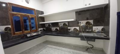 Kitchen Image of 1000 Sq.ft 2 BHK Builder Floor for rent in Bhullanpur Varanasi for Rs. 10000