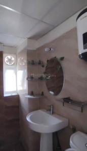 Bathroom Image of 1185 Sq.ft 3 BHK Apartment / Flat for rent in Noida Extension Greater Noida for Rs. 23000